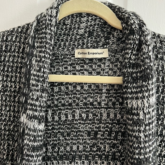 Cotton Emporium L Black&White Cardigan with Pockets - Picture 3 of 9